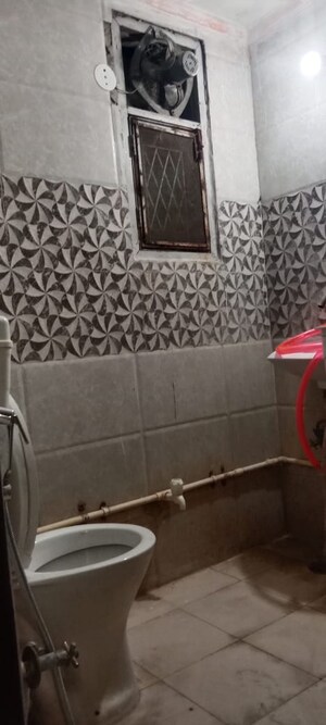 Furnished Amenities in 1 BHK Builder Floor at Saket – for Rent