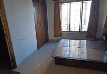 Room in 2 BHK Apartment at VFVA Towers, Majiwada – for Rent