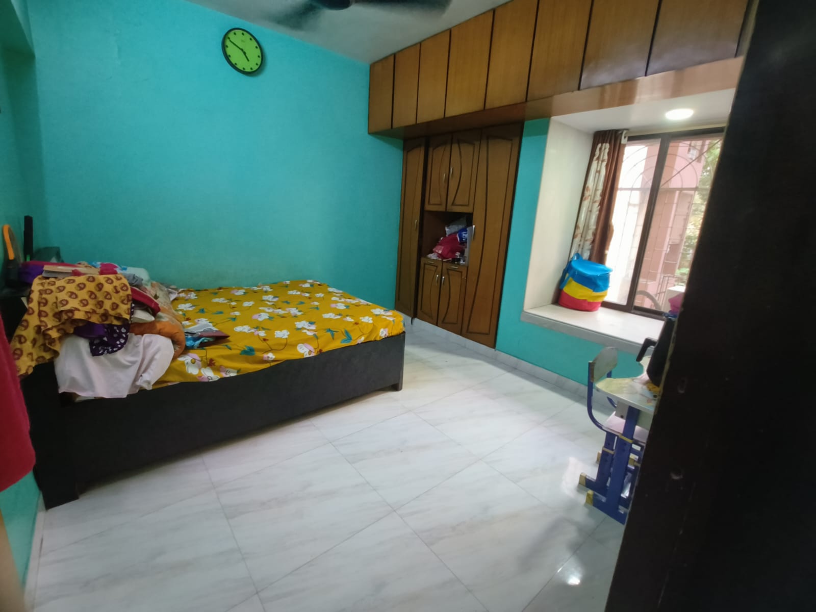 1 BHK + Extra Room Apartment For Rent in Pratha Pushpa Society