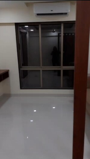 2 BHK Apartment For Sale in Rashi Tower, Goregaon East