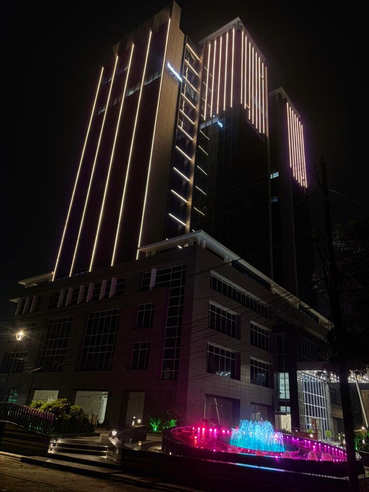 Exterior View, purvanchal-capital-tower Commercial Office Space 800 Sq.Ft. In Vibhuti Khand Lucknow 9347901