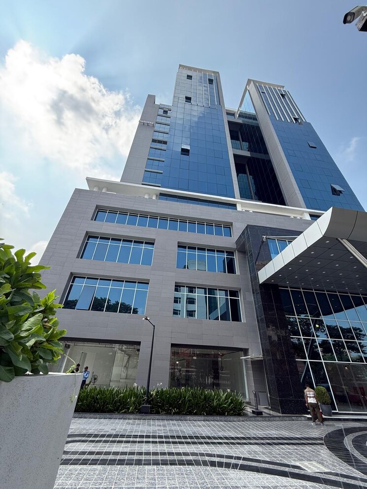 Exterior View, purvanchal-capital-tower Commercial Office Space 800 Sq.Ft. In Vibhuti Khand Lucknow 9347901