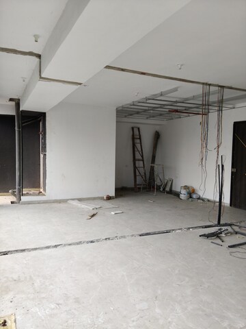 Room in  Office Space at Shahs Avenue, Naupada – for Rent