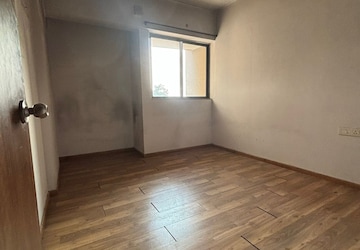 Room in 2 BHK Apartment at Lodha Lakeshore Greens, Dombivli East – for Rent