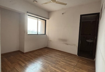 Room in 2 BHK Apartment at Lodha Lakeshore Greens, Dombivli East – for Rent