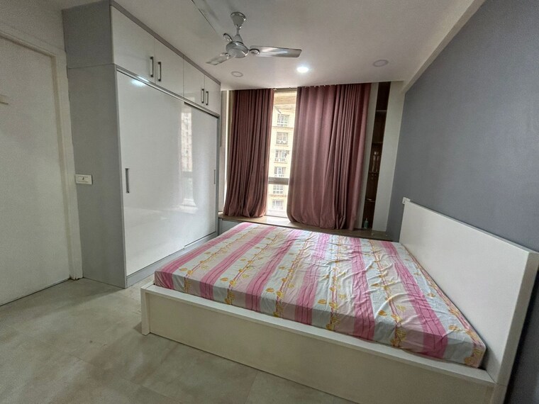 Bedroom, courtyard-by-narang-realty-and-the-wadhwa-group 3 Bedroom 950 Sq.Ft. Apartment In Pokhran Road No Two Thane 9347878