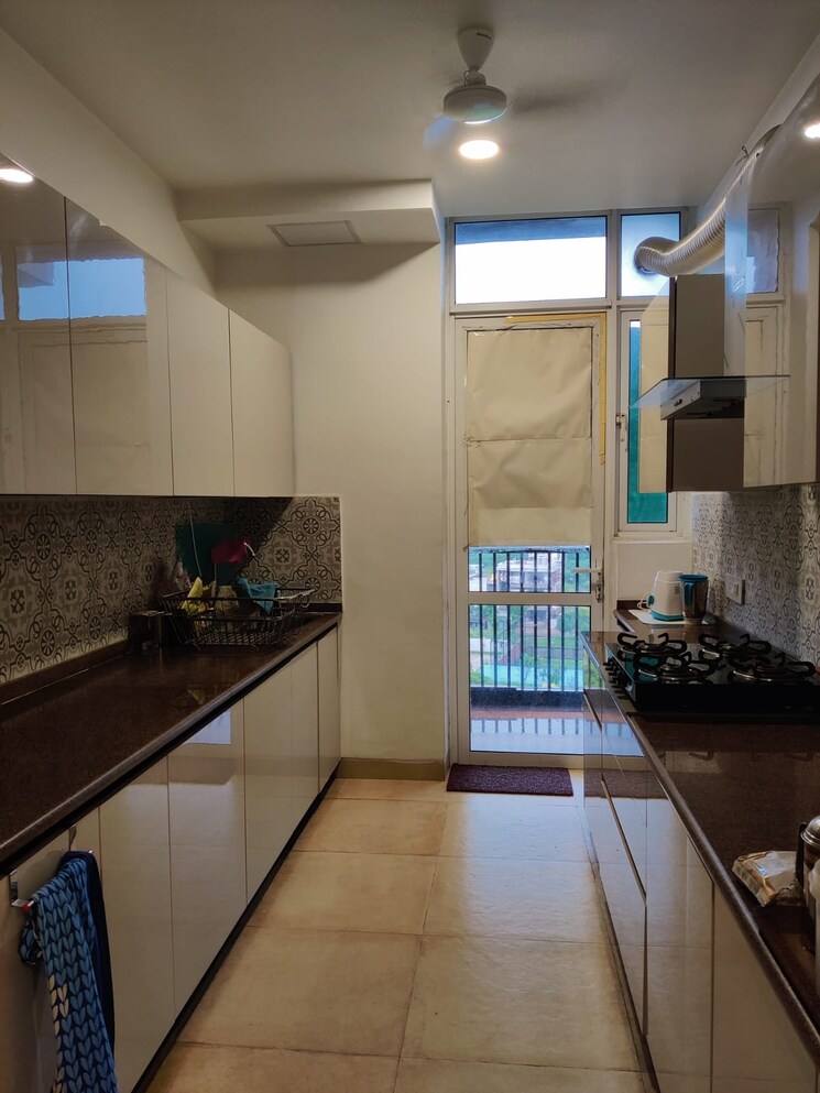 Kitchen, gomti nagar 3 Bedroom 2500 Sq.Ft. Apartment In Gomti Nagar Lucknow 9347890