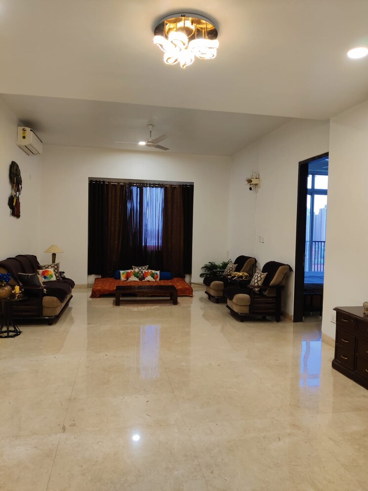 Living Room, gomti nagar 3 Bedroom 2500 Sq.Ft. Apartment In Gomti Nagar Lucknow 9347890