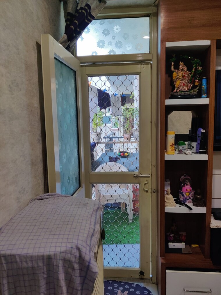 Bedroom, vip road 1.5 Bedroom 400 Sq.Ft. Apartment In Vip Road Zirakpur 9347891