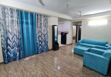 Living Room in 2.5 BHK Apartment at Amrapali Princely Estate, Sector 76 – for Rent