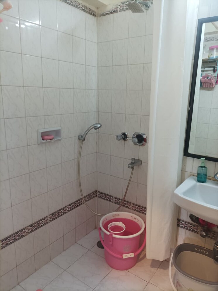 Bathroom, k-raheja-vihar 1 Bedroom 550 Sq.Ft. Apartment In Powai Mumbai 9347883