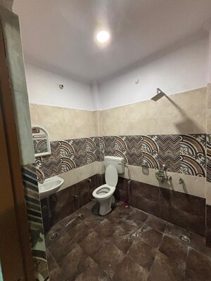 Team Area in 2 BHK Independent House at Gomti Nagar – for Rent