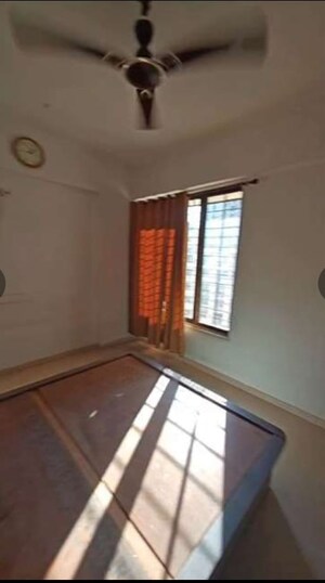 Room in 2 BHK Apartment at VFVA Towers, Majiwada – for Rent