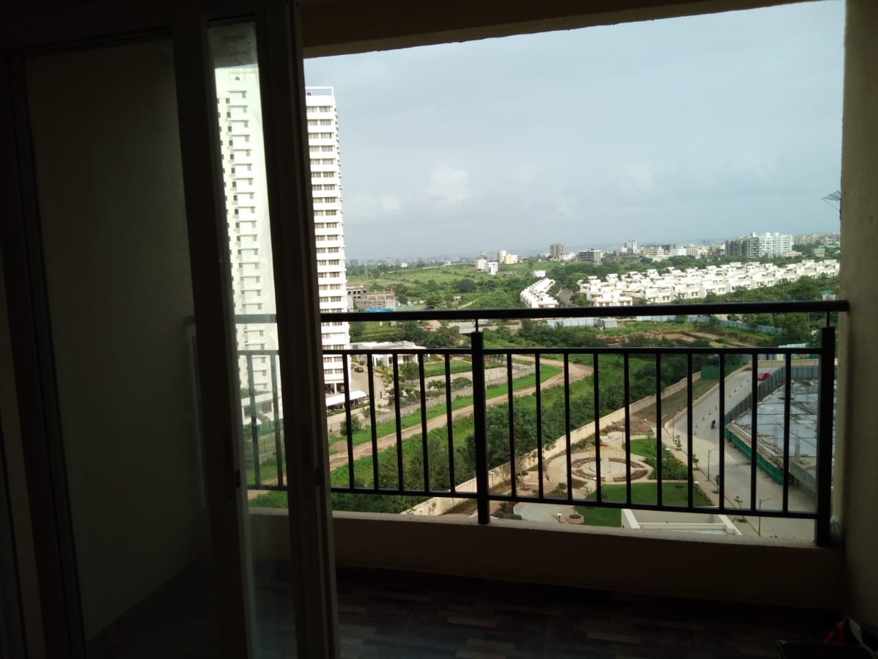 1 BHK + Servant Room Apartment For Rent in Kolte Patil Life Republic