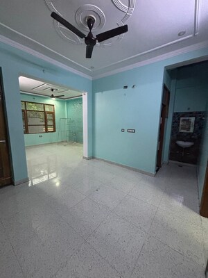 Parking in 2 BHK Independent House at Gomti Nagar – for Rent