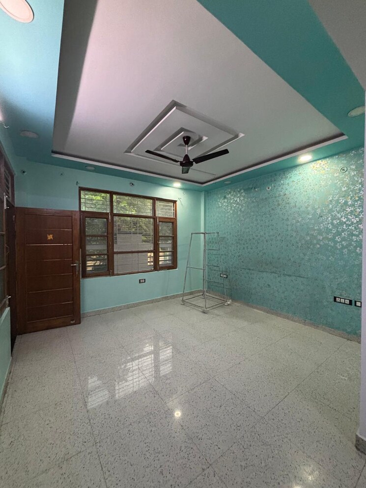 Room, gomti nagar 2 Bedroom 1600 Sq.Ft. Independent House In Gomti Nagar Lucknow 9347939