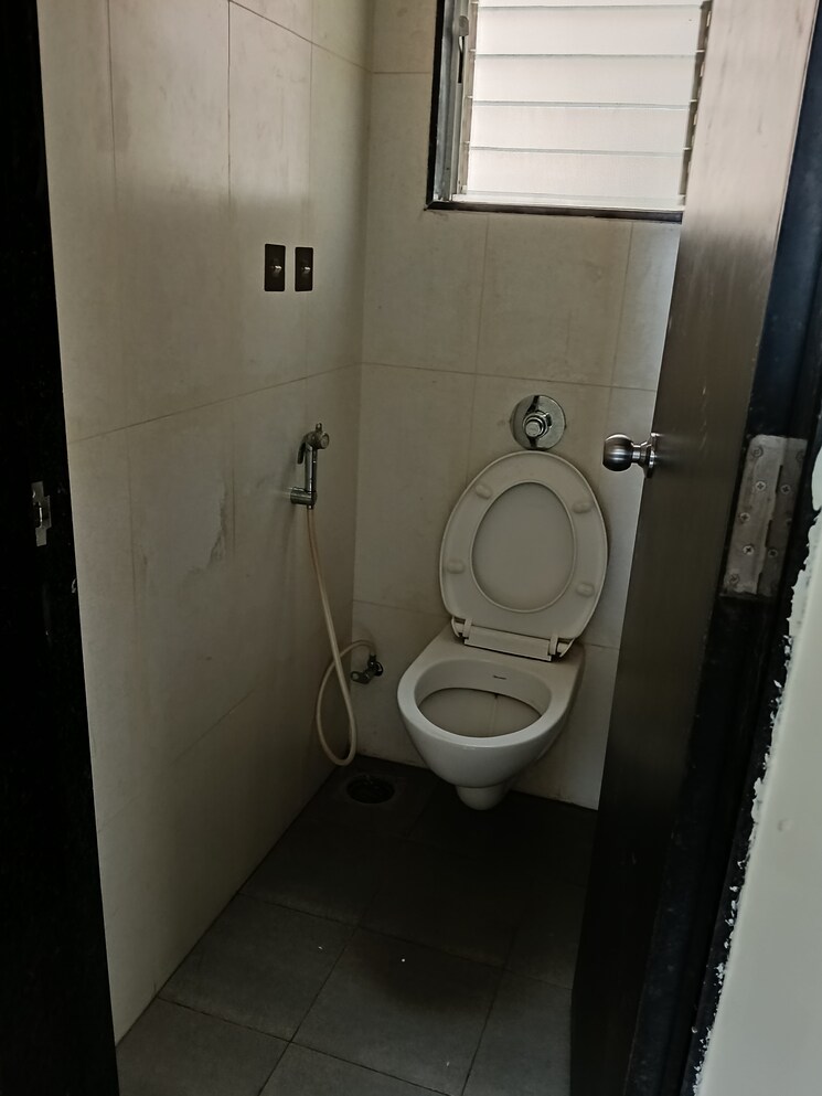 Bathroom, kolte-patil-life-republic 1 Bedroom 500 Sq.Ft. Apartment In Hinjewadi Pune 9347945