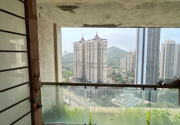 Room in 4 BHK Apartment at Girikunj Chs, Ghodbunder Road – for Rent
