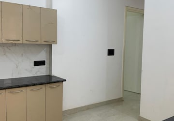 Room in 2 BHK Independent House at Gomti Nagar – for Rent