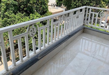 Balcony in 2 BHK Independent House at Gomti Nagar – for Rent