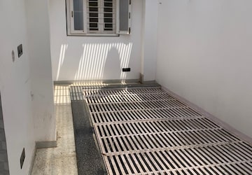 Balcony in 2 BHK Independent House at Gomti Nagar – for Rent