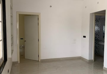 Room in 2 BHK Independent House at Gomti Nagar – for Rent