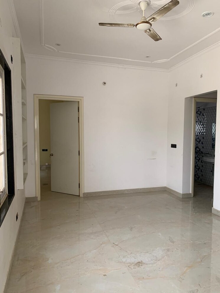 Room, gomti nagar 2 Bedroom 1700 Sq.Ft. Independent House In Gomti Nagar Lucknow 9347965