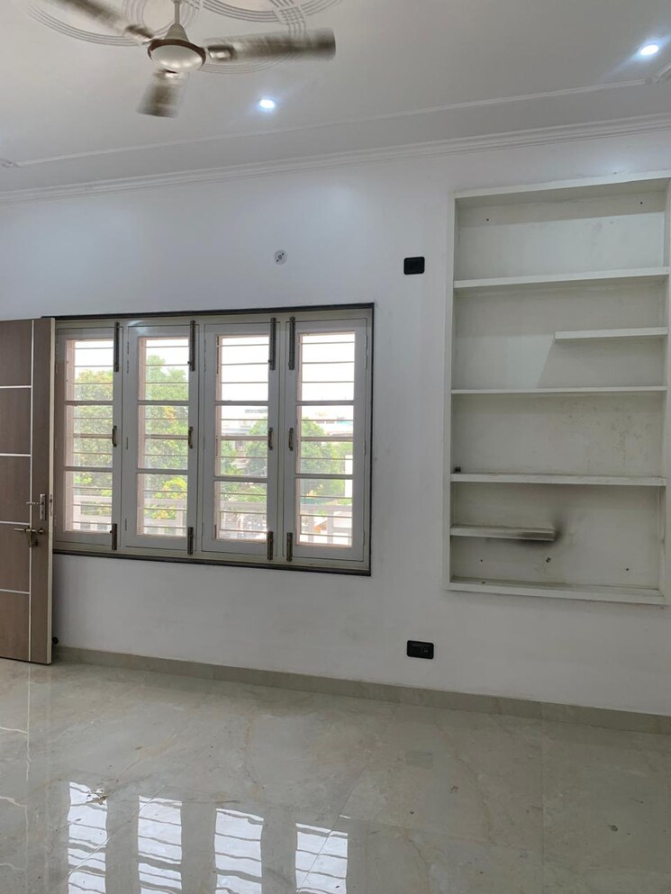 Room, gomti nagar 2 Bedroom 1700 Sq.Ft. Independent House In Gomti Nagar Lucknow 9347965