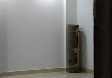Room in 2 BHK Builder Floor at Panchsheel Vihar – for Rent