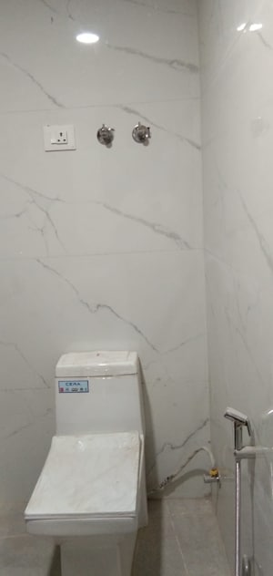 Furnished Amenities in 2 BHK Builder Floor at Panchsheel Vihar – for Rent