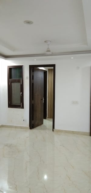 Room in 2 BHK Builder Floor at Panchsheel Vihar – for Rent