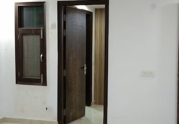 Room in 2 BHK Builder Floor at Panchsheel Vihar – for Rent