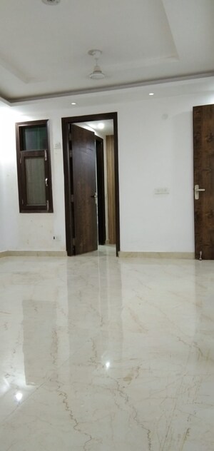 Room in 2 BHK Builder Floor at Panchsheel Vihar – for Rent