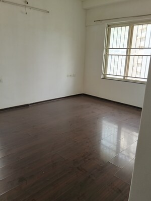 Room in 3 BHK Apartment at Kolte Patil Life Republic, Hinjewadi – for Rent