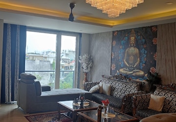 Bedroom in 4 BHK Builder Floor at Sector 52 – for Rent