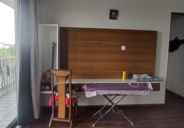 Furnished Amenities in 4 BHK Builder Floor at Sector 52 – for Rent