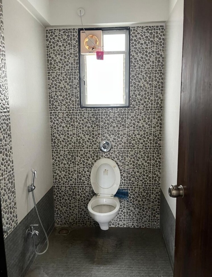 Bathroom, vardhaman-dreams-phase-ii 3 Bedroom 1023 Sq.Ft. Apartment In Wakad Pune 9347961