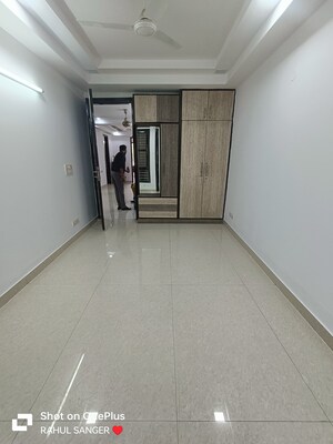 Room in 3 BHK Builder Floor at Khirki Extension – for Rent