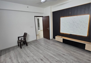 Room in 3 BHK Apartment at Hero Homes Gurgaon, Sector 104 – for Rent