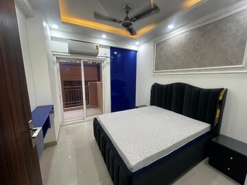 Bedroom in 2.5 BHK Apartment at Mahagun Moderne, Sector 78 – for Sale