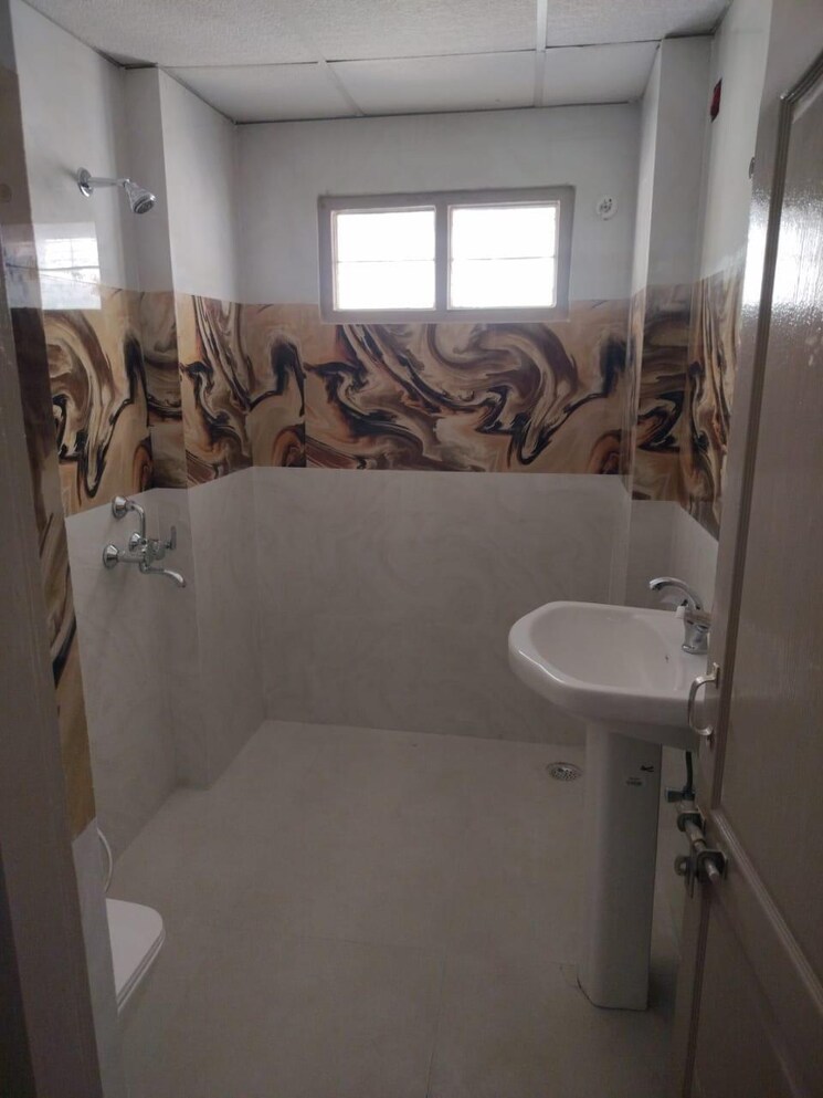 Bathroom, goel-heights 3 Bedroom 1400 Sq.Ft. Apartment In Faizabad Road Lucknow 9348027