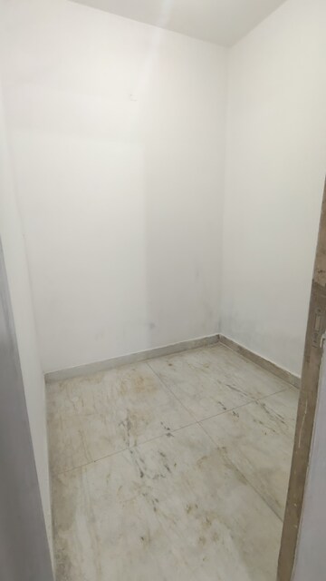 Room in 2 BHK Builder Floor at Palm Residency Chhatarpur, Chattarpur – for Rent