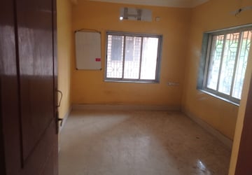 Room in 6 BHK Independent House at Em Bypass – for Sale