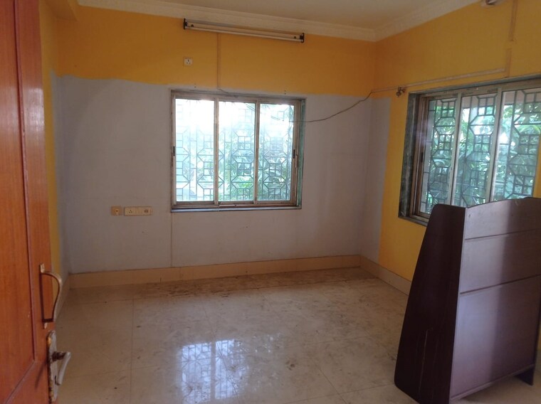 Room, em bypass 6 Bedroom 6500 Sq.Ft. Independent House In Em Bypass Kolkata 9348029
