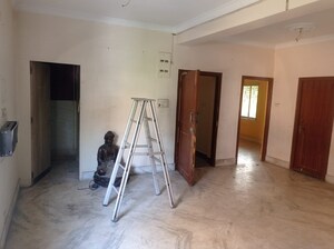 Room in 6 BHK Independent House at Em Bypass – for Sale