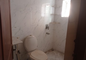 Bathroom in 6 BHK Independent House at Em Bypass – for Sale