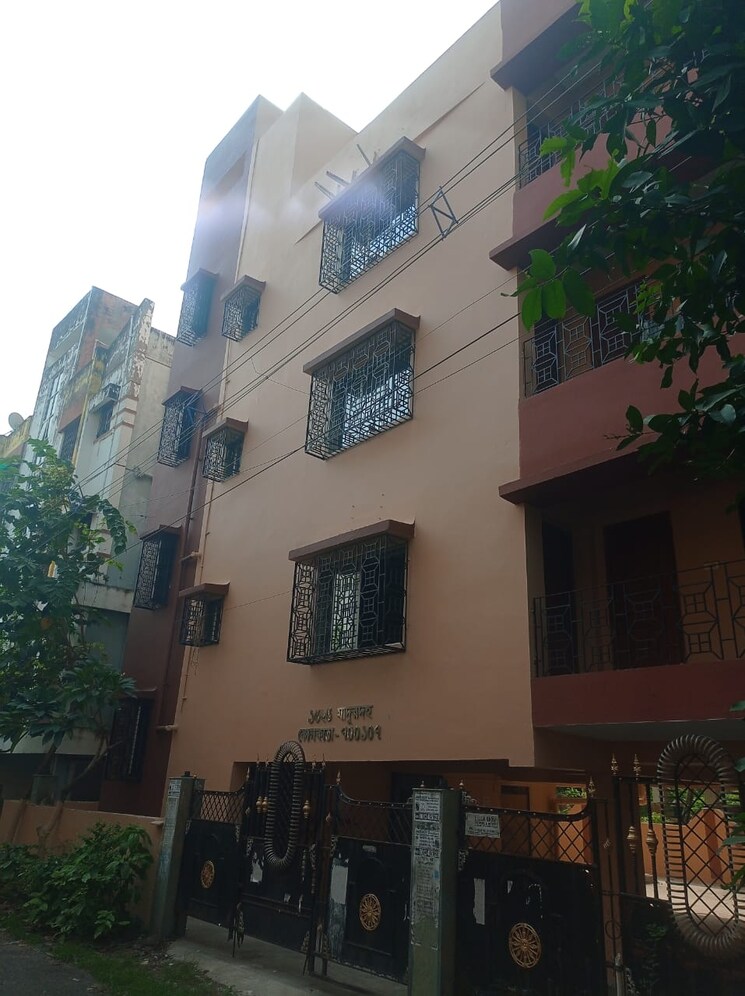 Exterior View, em bypass 6 Bedroom 6500 Sq.Ft. Independent House In Em Bypass Kolkata 9348029