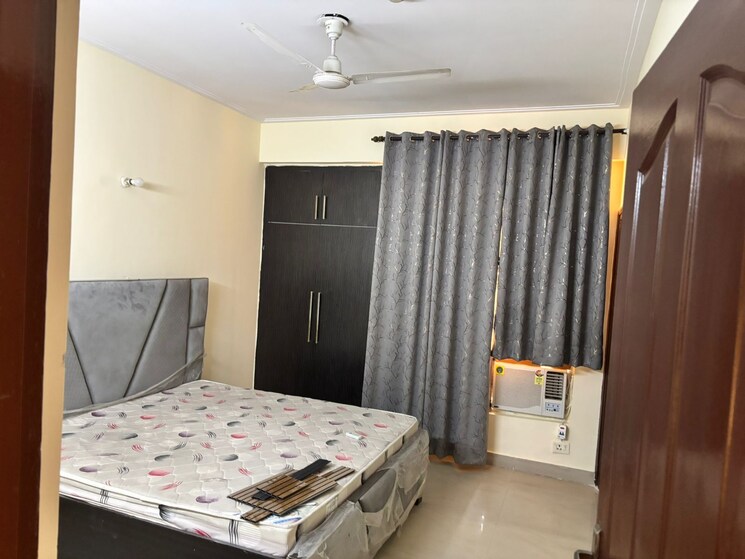 Bedroom, supertech-34-pavilion 3.5 Bedroom 1750 Sq.Ft. Apartment In Sector 34 Noida 9348045