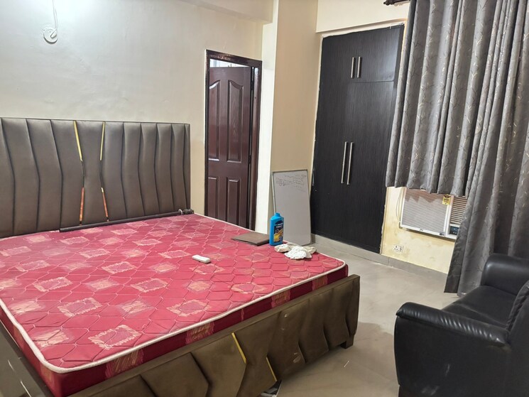 Bedroom, supertech-34-pavilion 3.5 Bedroom 1750 Sq.Ft. Apartment In Sector 34 Noida 9348045