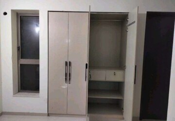 Building Lobby in 2 BHK Apartment at Kalpataru Paramount, Kapur Bawdi – for Rent